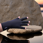 Infrared Black Fingerless Gloves – Circulation Boost and Pain Relief